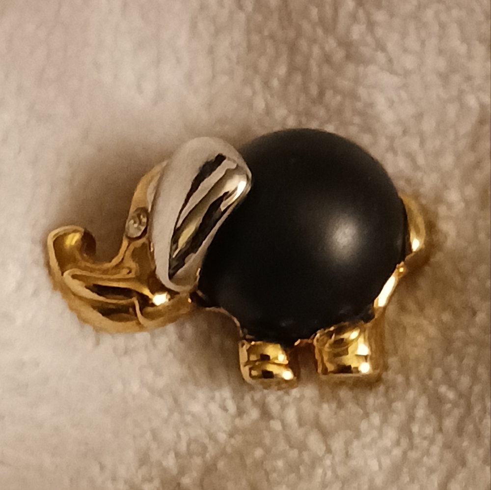 Vintage Elephant Carmel Jelly Belly Tac Pin